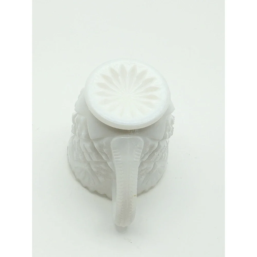 Vintage White Milk Glass Creamer Diamond Point Fan Pattern Scallop Sawtooth‎ Rim